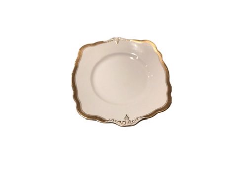 Background removed and centered plate